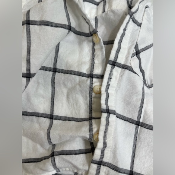 ZARA button down shirt. Black and white. 3-6M. Runs big - Picture 3 of 3
